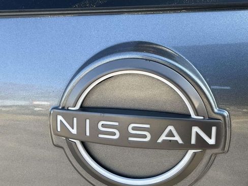 Used 2023 Nissan Rogue SV image 9