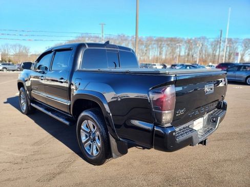 Used 2019 Toyota Tacoma Limited image 5