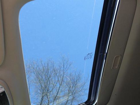 Used 2018 Jeep Grand Cherokee Limited image 16