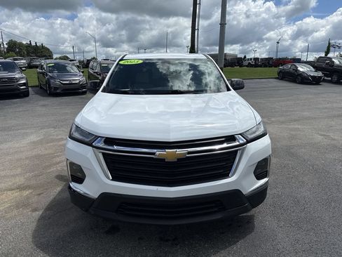 Used 2023 Chevrolet Traverse LS FWD image 16