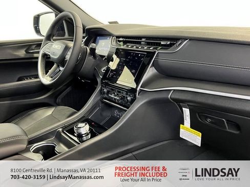 New 2025 Jeep Grand Cherokee Altitude AWD/4WD image 15