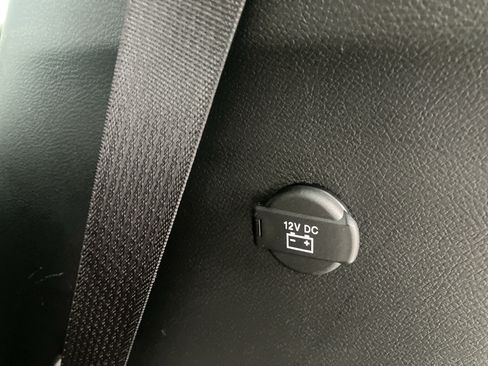 Used 2025 Chrysler Pacifica Select FWD image 15