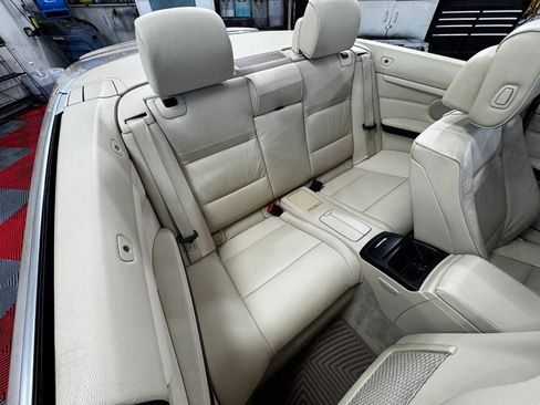 Used 2013 BMW 335i Convertible image 9