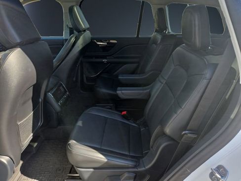 Used 2025 Lincoln Aviator AWD w/ Jet Appearance Package image 13