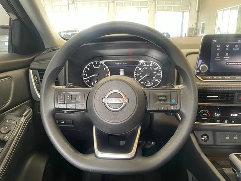 Certified 2024 Nissan Rogue SV FWD image 13