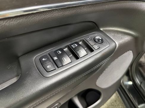 Used 2018 Jeep Grand Cherokee Limited AWD/4WD image 22