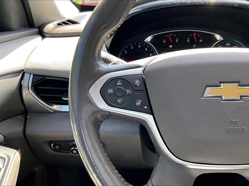 Used 2020 Chevrolet Traverse LT w/ LT Premium Package FWD image 16