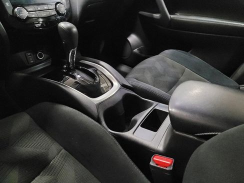 Used 2015 Nissan Rogue SV w/ SV Moonroof Package AWD/4WD image 26