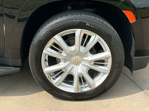 Used 2021 Chevrolet Suburban High Country image 10