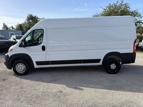 Used 2025 RAM ProMaster 2500 w/ Convenience Group FWD image 2