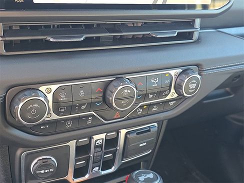 Used 2025 Jeep Wrangler Sahara w/ Safety Group image 23