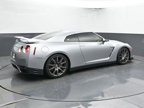 Used 2012 Nissan GT-R Premium AWD/4WD image 3