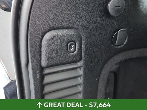 Used 2015 Jeep Grand Cherokee Overland AWD/4WD image 24