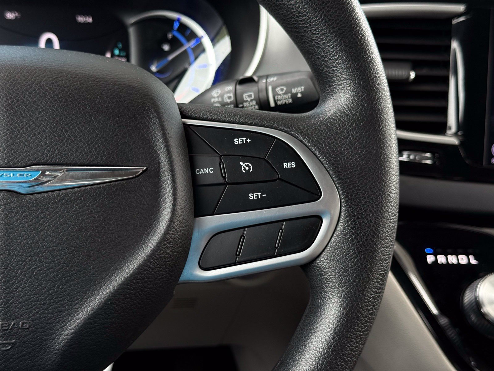 Used 2018 Chrysler Pacifica Touring Plus FWD image 36