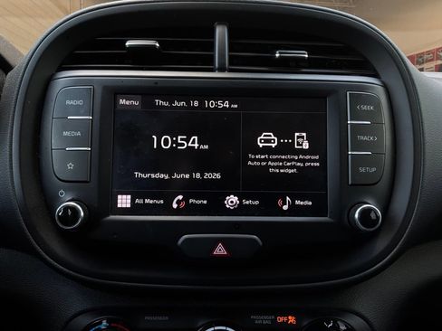 Used 2025 Kia Soul LX w/ LX Technology Package FWD image 26