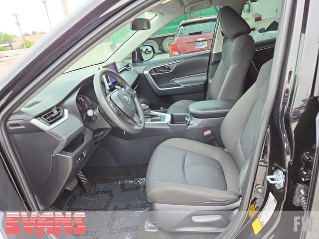 Certified 2025 Toyota RAV4 LE FWD image 18