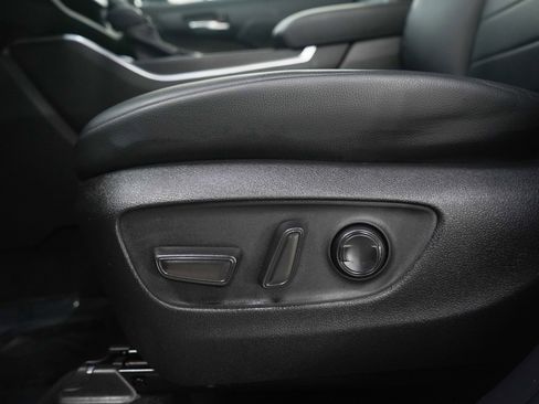 Used 2024 Toyota Highlander XLE image 24