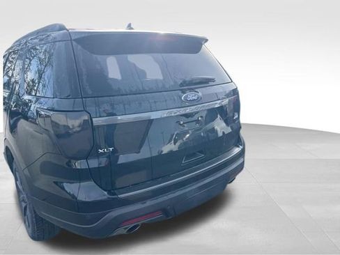 Used 2018 Ford Explorer XLT w/ Equipment Group 202A image 11