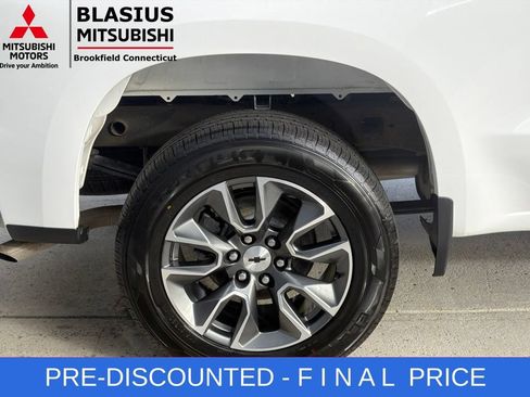 Used 2025 Chevrolet Silverado 1500 RST AWD/4WD image 4