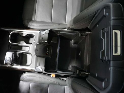 Used 2022 GMC Sierra 1500 SLT image 22