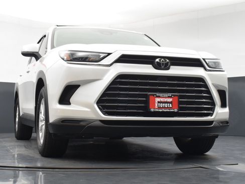 Used 2025 Toyota Grand Highlander AWD Hybrid image 33