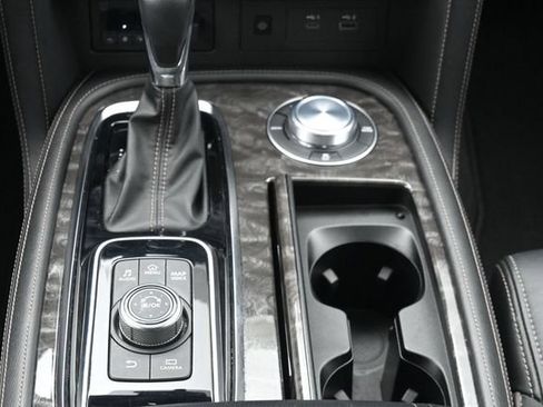 Used 2021 Nissan Armada Platinum w/ Captain's Chairs Package AWD/4WD image 27