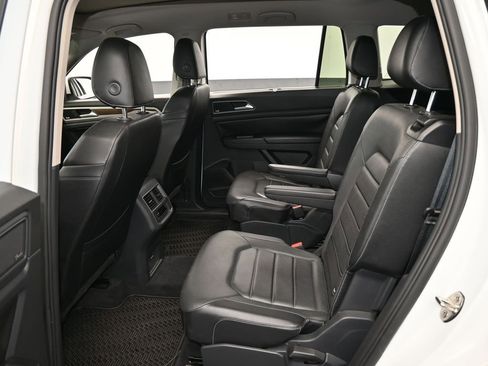 Used 2018 Volkswagen Atlas SEL Premium image 41