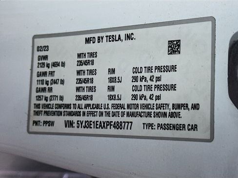 Used 2023 Tesla Model 3 Standard Range image 12
