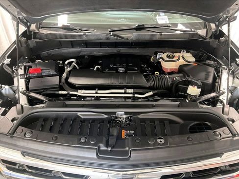 Used 2023 Chevrolet Silverado 1500 LT AWD/4WD image 29