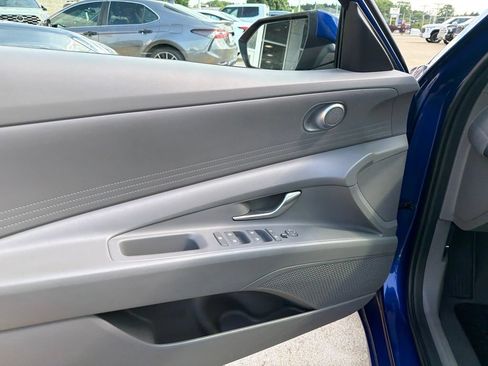 Used 2024 Hyundai Elantra SEL FWD image 18