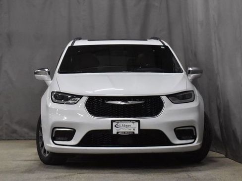 Used 2022 Chrysler Pacifica Pinnacle image 5