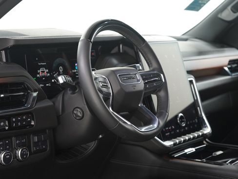 Used 2025 GMC Yukon Denali w/ Denali Reserve Package image 27