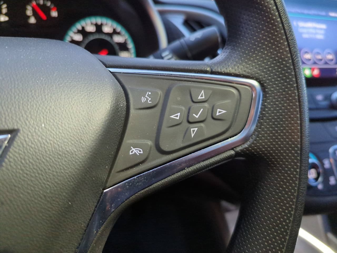 Used 2024 Chevrolet Malibu LT FWD image 12
