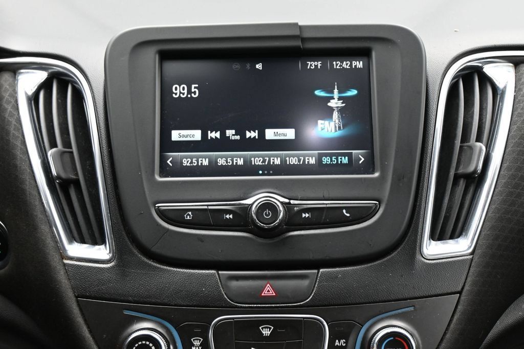 Used 2016 Chevrolet Malibu LT FWD image 19