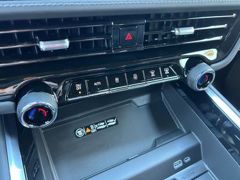 New 2026 Chevrolet Suburban Z71 w/ Z71 Off-Road Package image 36