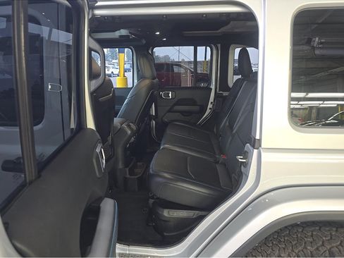 Used 2024 Jeep Wrangler Unlimited Rubicon 4xe AWD/4WD image 5