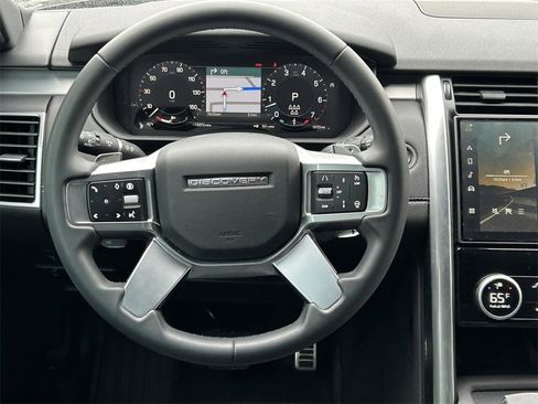 Used 2024 Land Rover Discovery Dynamic SE image 45
