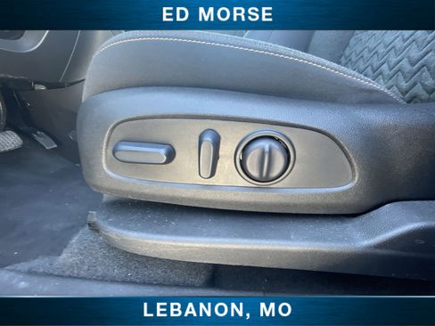 Used 2024 Chevrolet Equinox LT FWD image 32
