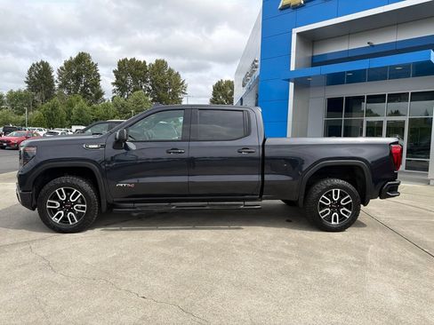 Used 2023 GMC Sierra 1500 AT4 w/ AT4 Preferred Package AWD/4WD image 2