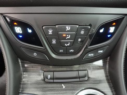 Used 2017 Buick Envision Essence image 29