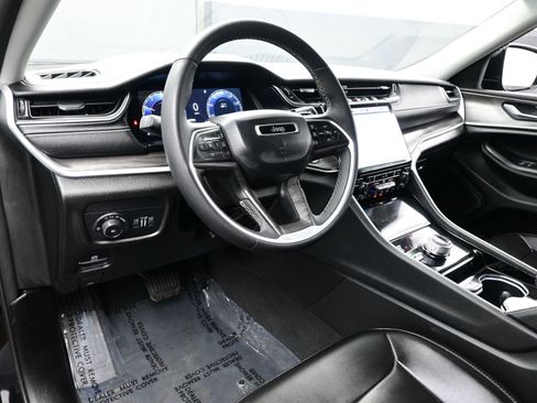 Used 2023 Jeep Grand Cherokee Limited w/ MOPAR Finishing Package image 13