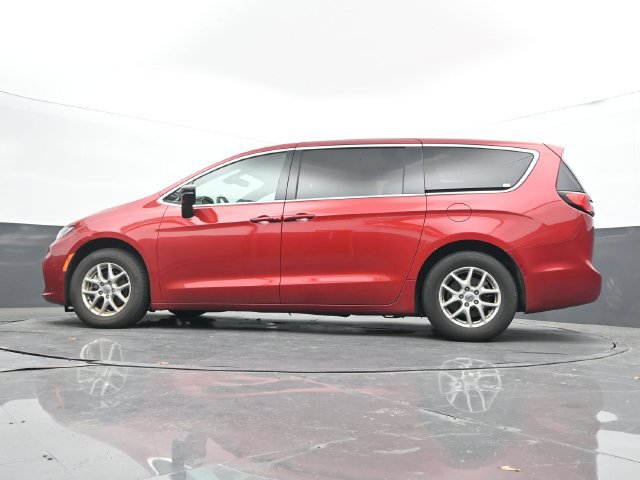 Used 2025 Chrysler Pacifica Select FWD image 50