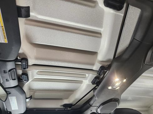Used 2021 Jeep Wrangler Sport AWD/4WD image 26