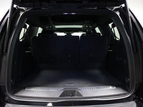 Used 2023 GMC Yukon XL Denali image 15