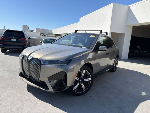 Certified 2024 BMW iX xDrive50 w/ Premium Package AWD/4WD image 3