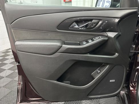 Used 2022 Chevrolet Traverse High Country image 18