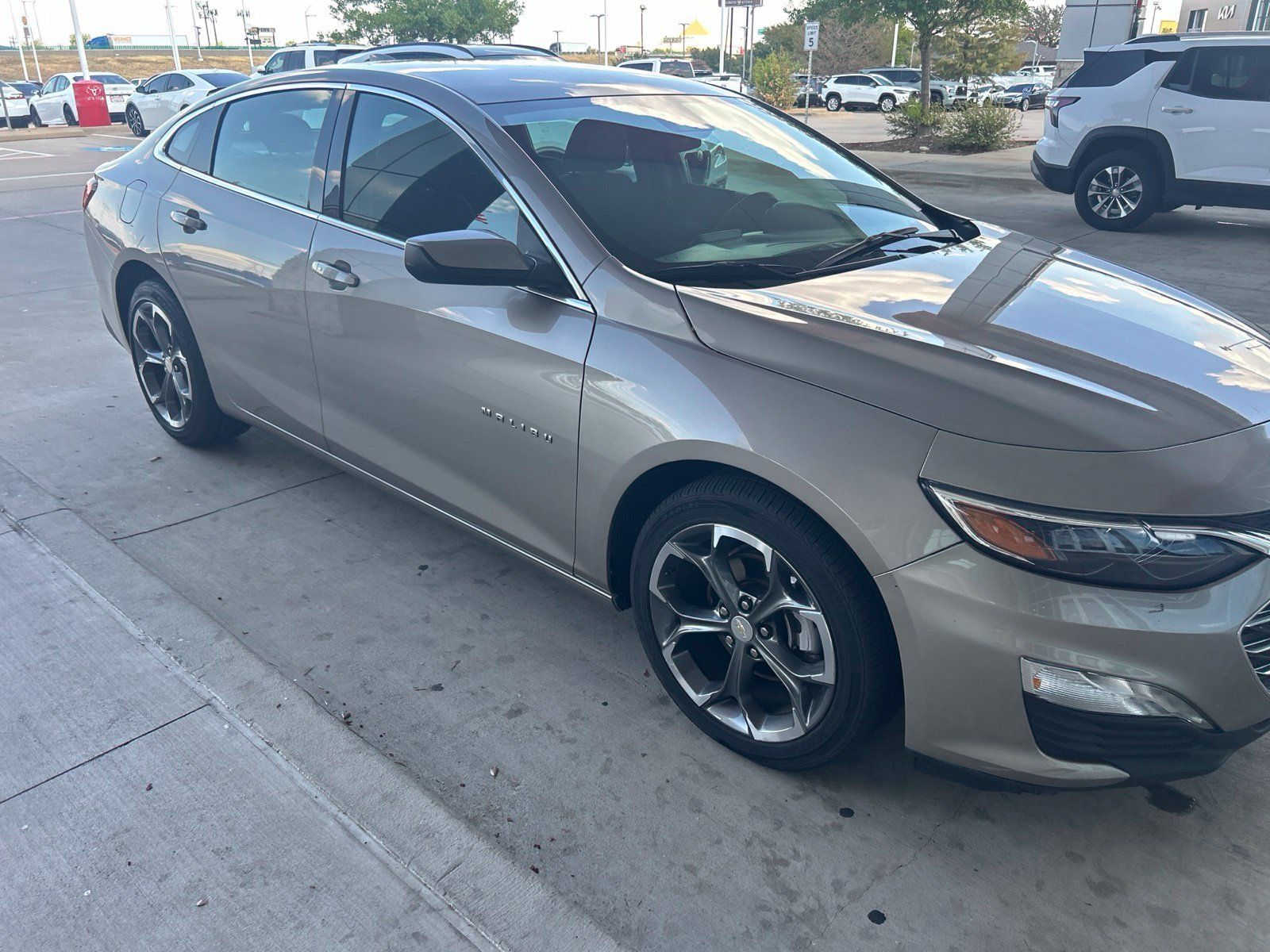 Used 2024 Chevrolet Malibu LT FWD image 4