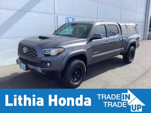 Used 2022 Toyota Tacoma TRD Sport w/ Technology Package image 1