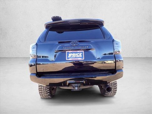 Used 2018 Toyota 4Runner SR5 AWD/4WD image 3