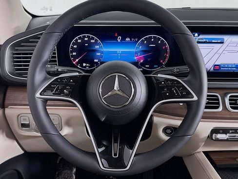 New 2026 Mercedes-Benz GLS 450 4MATIC image 18